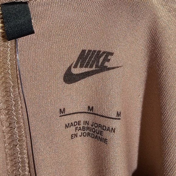 🏷️NWT Nike Sportswear Bodysuit In Desert Dust - Size Medium - Picture 13 of 15
